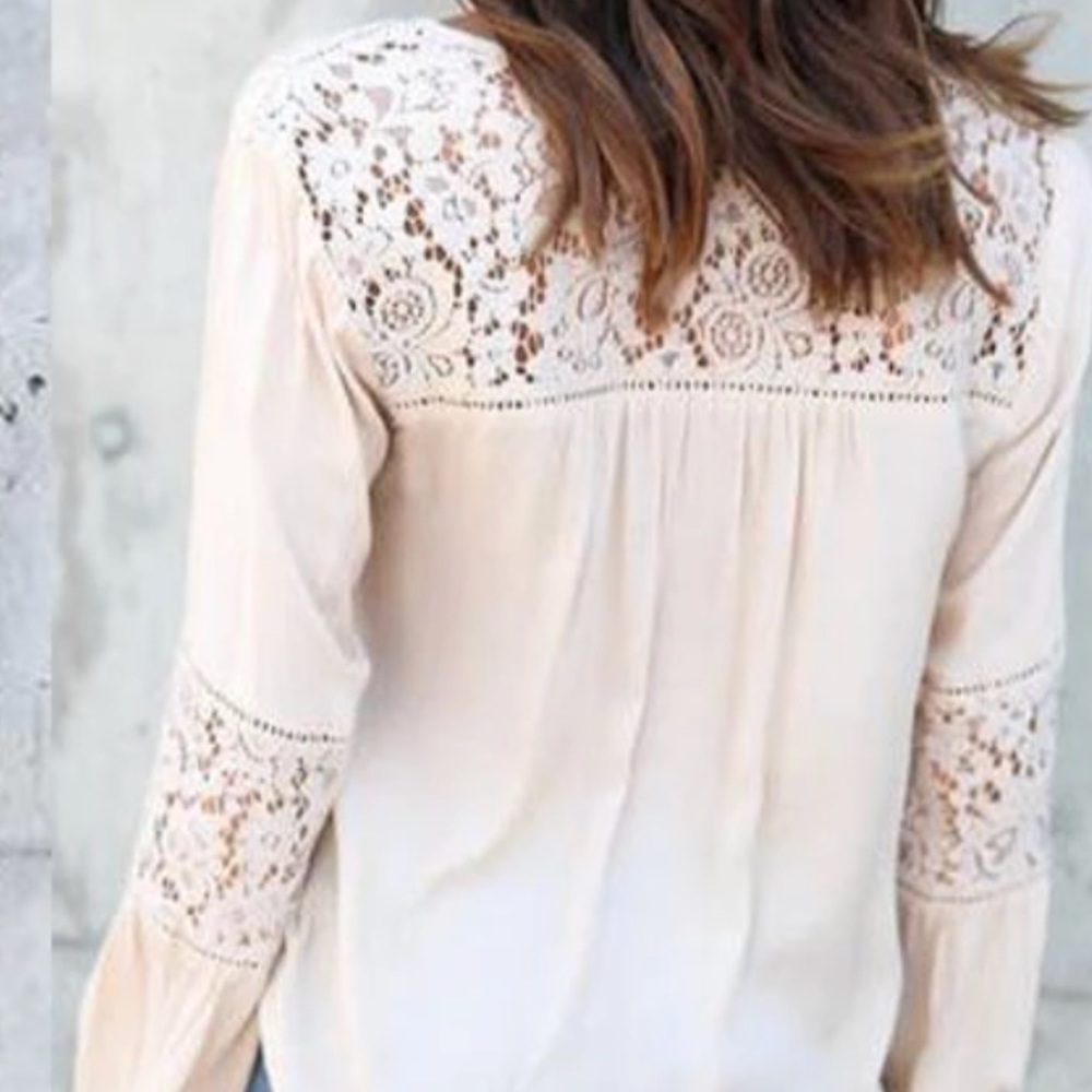 ✨White Chiffon Flared Sleeved Top W/ Lace Detail✨ - Picture 3 of 6